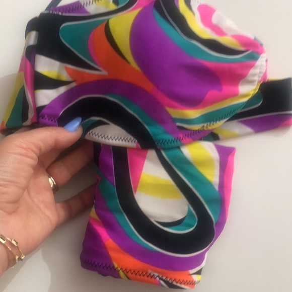 Swimsuit. Bright mix colours.🤩☀️🌊 Size L. Great condition - Picture 8 of 8